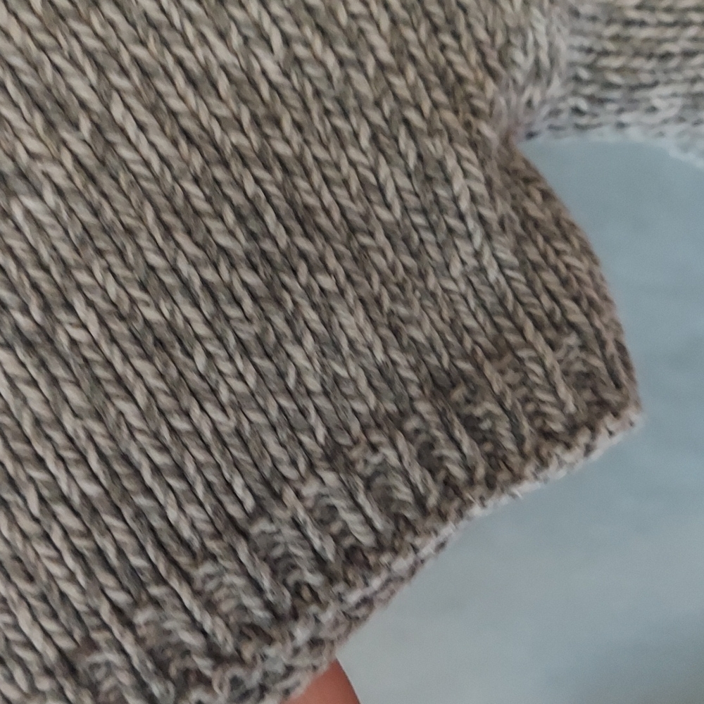 Express Sweater - Picture 4 of 7